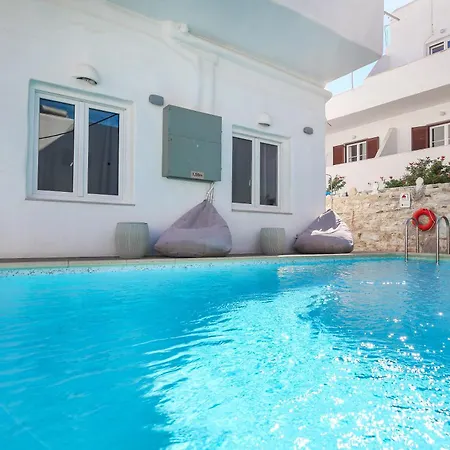 Madaky 3* Naousa (Paros)