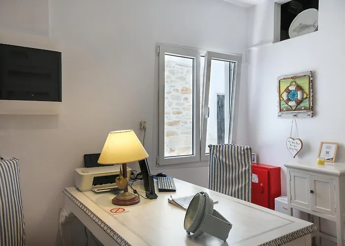 Madaky 3* Νάουσα