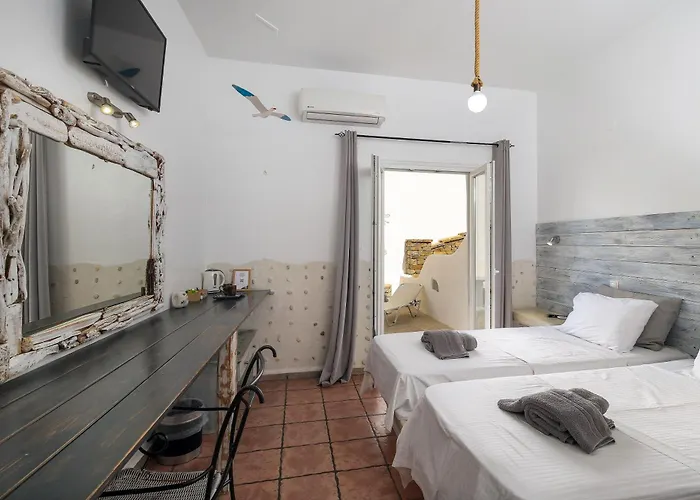 Ξενοδοχείο Madaky 3*